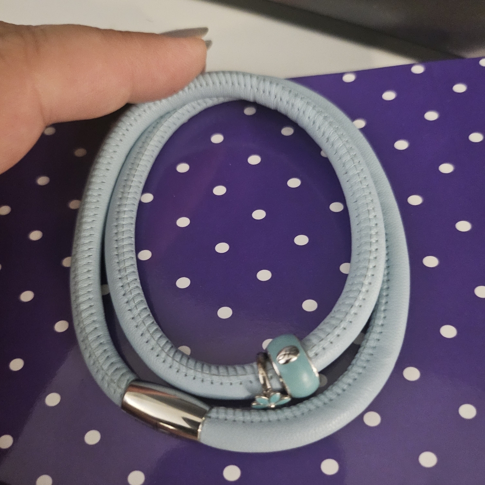 Elegant Blue Leather Bracelet